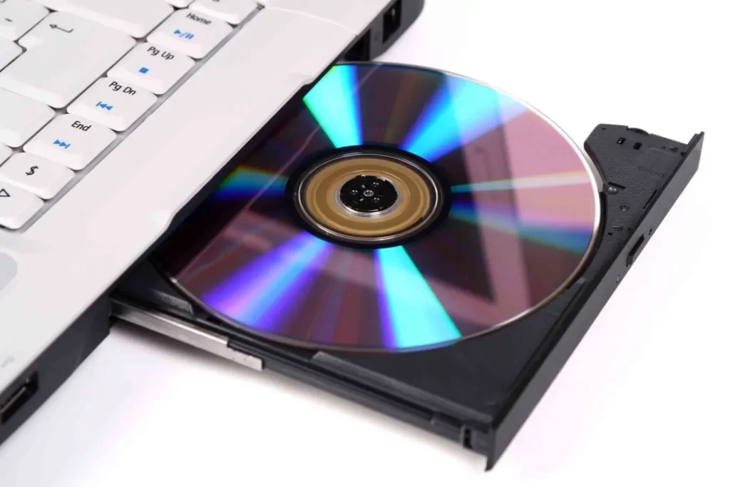 The reason for the loss of data on the optical disc and The speed and capacity of the optical disk and its comparison with the magnetic disk